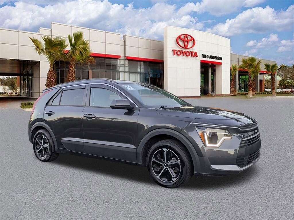 Used 2023 Kia Niro LX SUV