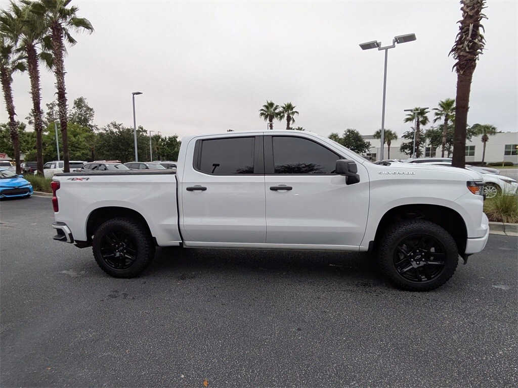 2023 Chevrolet Silverado 1500 Custom photo 3