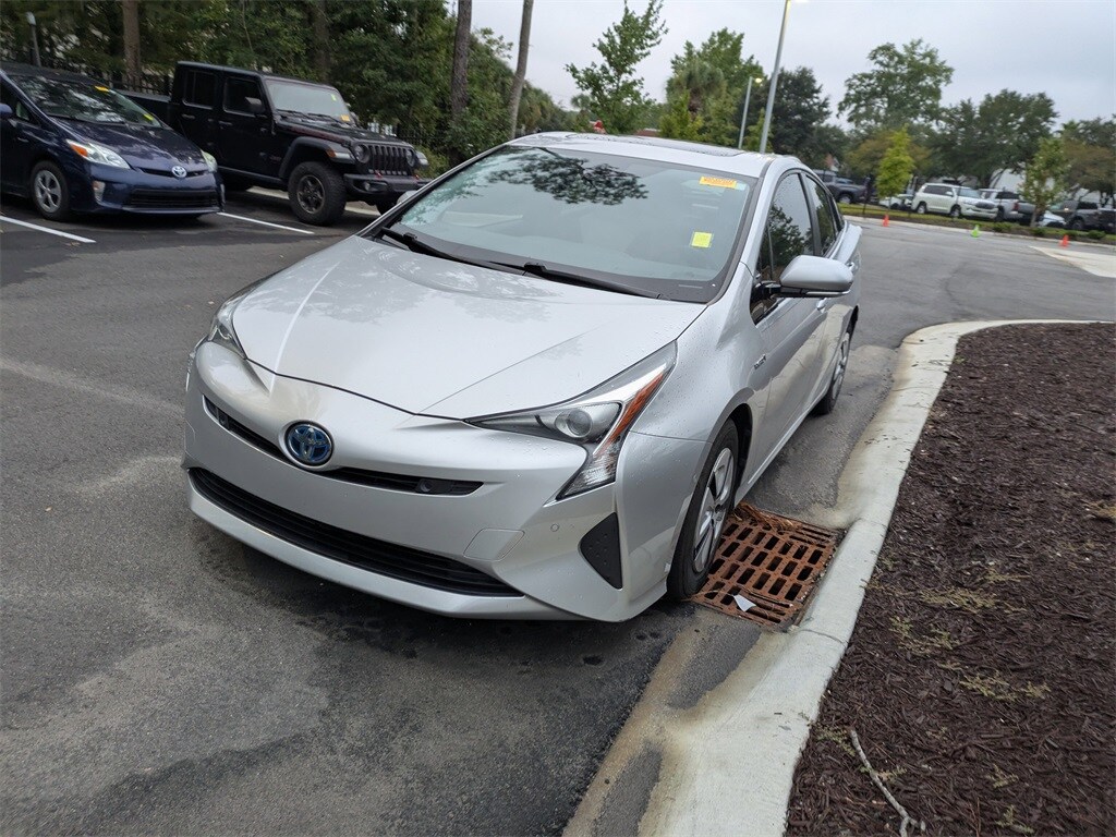 2018 Toyota Prius Four photo 3