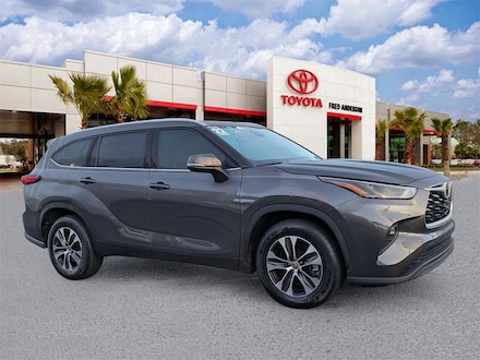 2022 Toyota Highlander XLE SUV