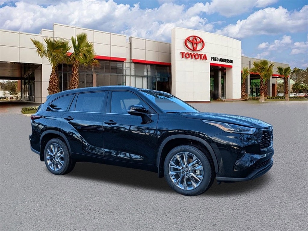 2026 Toyota Highlander Limited's photo