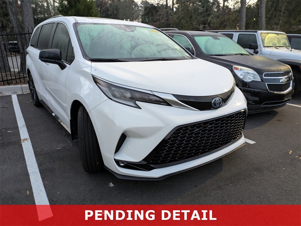 Used 2024 Toyota Sienna XSE Minivan/Van