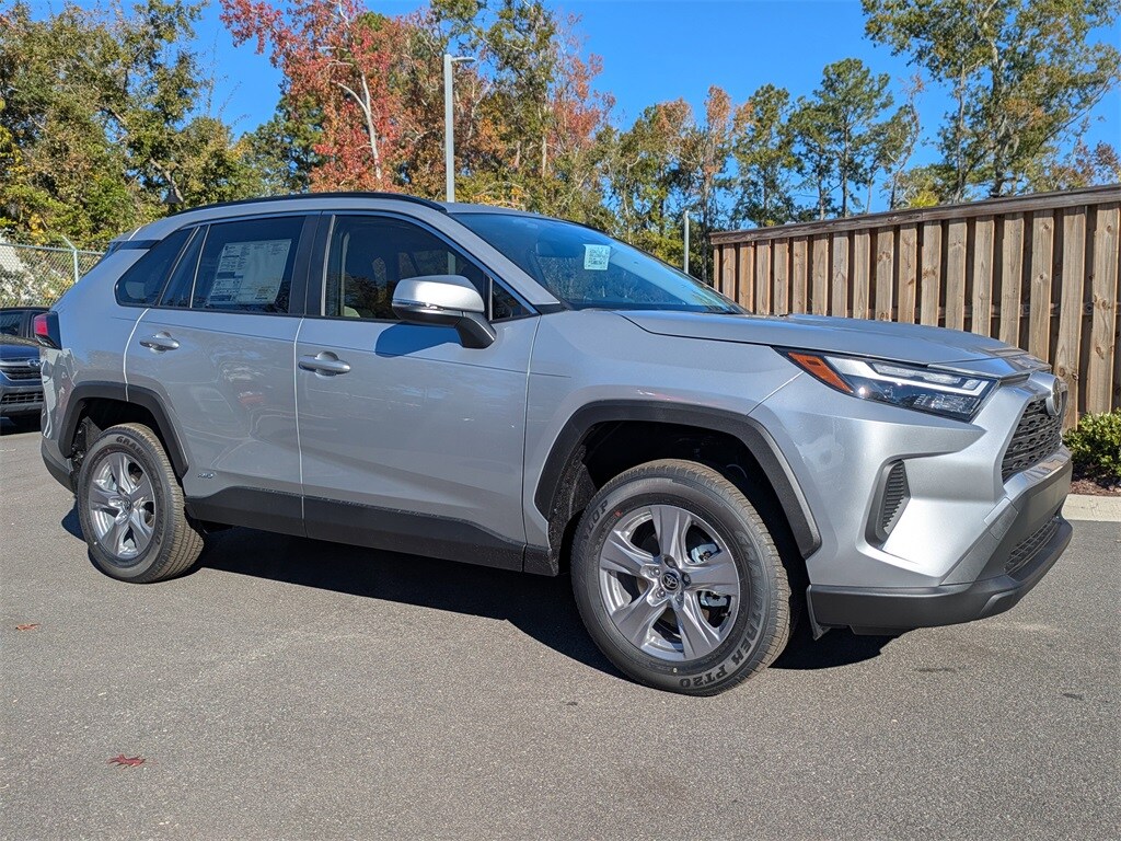 New 2025 Toyota RAV4 Hybrid XLE SUV