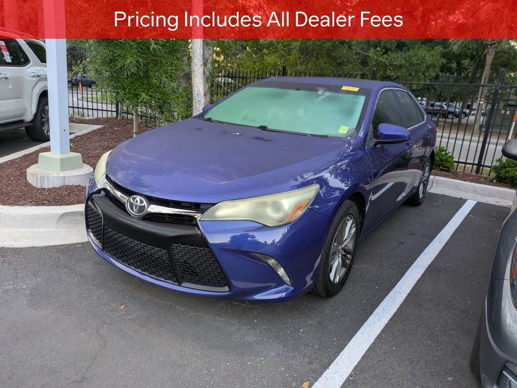 Used 2015 Toyota Camry SE Sedan