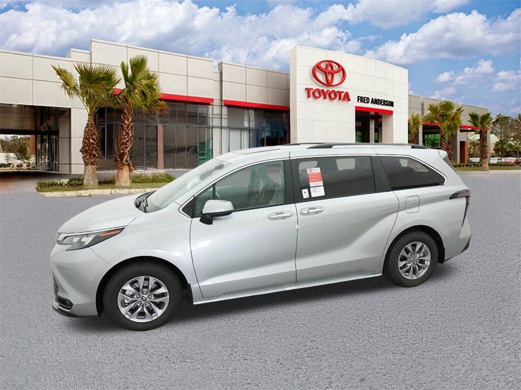 New 2025 Toyota Sienna XLE Van Passenger Van