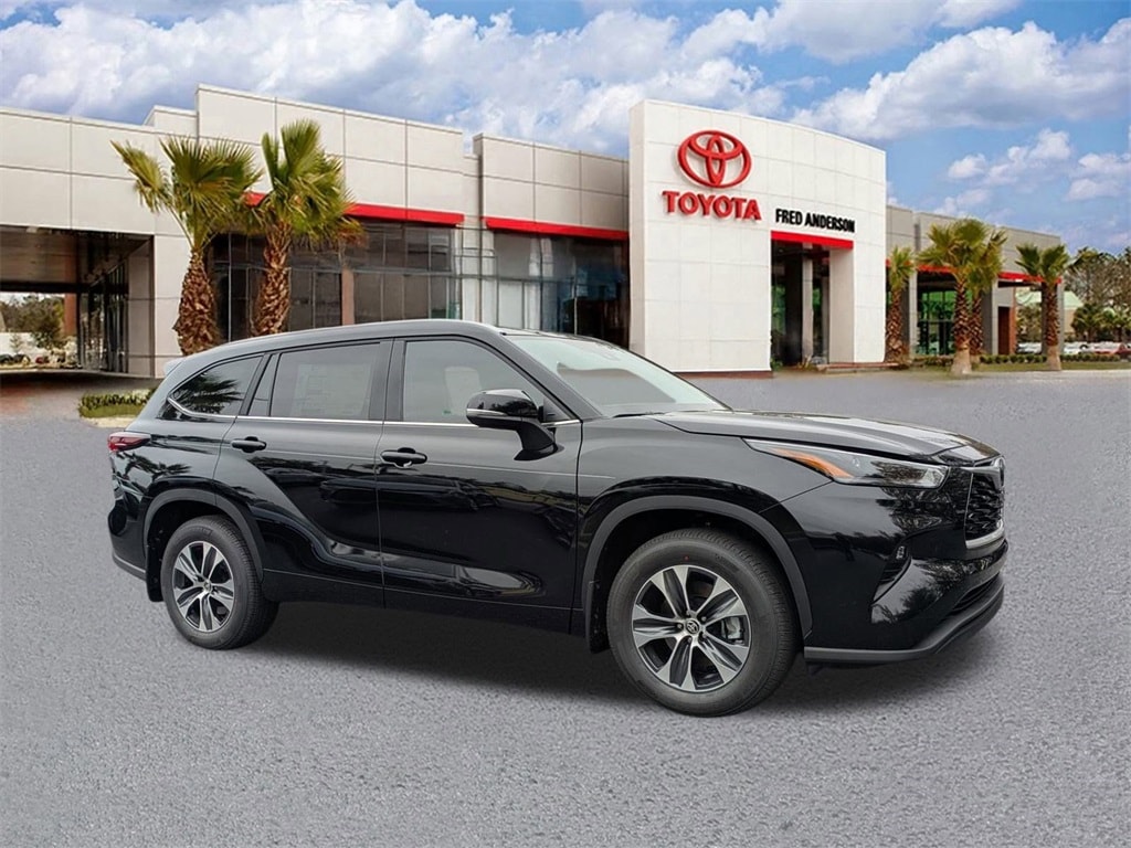 2026 Toyota Highlander XLE's photo