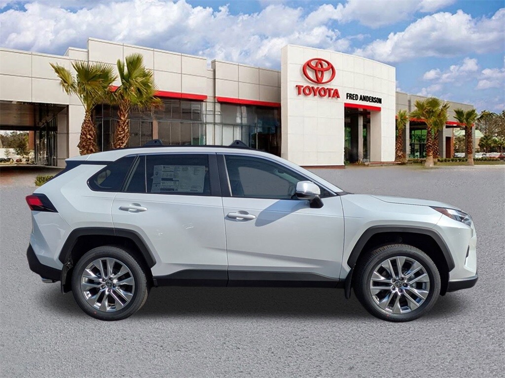 2025 Toyota RAV4 XLE Premium photo 2