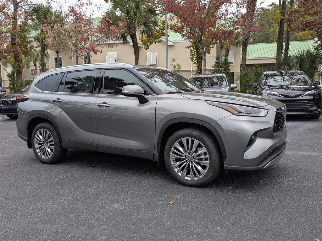 New 2026 Toyota Highlander Platinum SUV