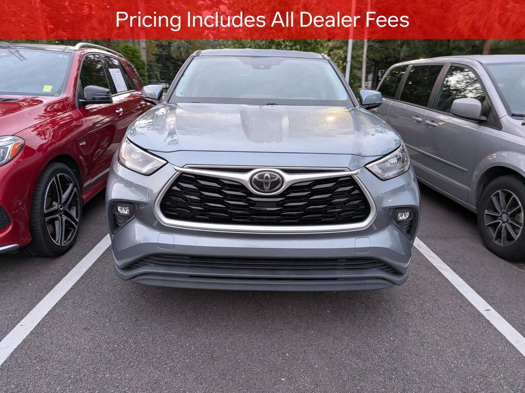 Used 2020 Toyota Highlander LE SUV