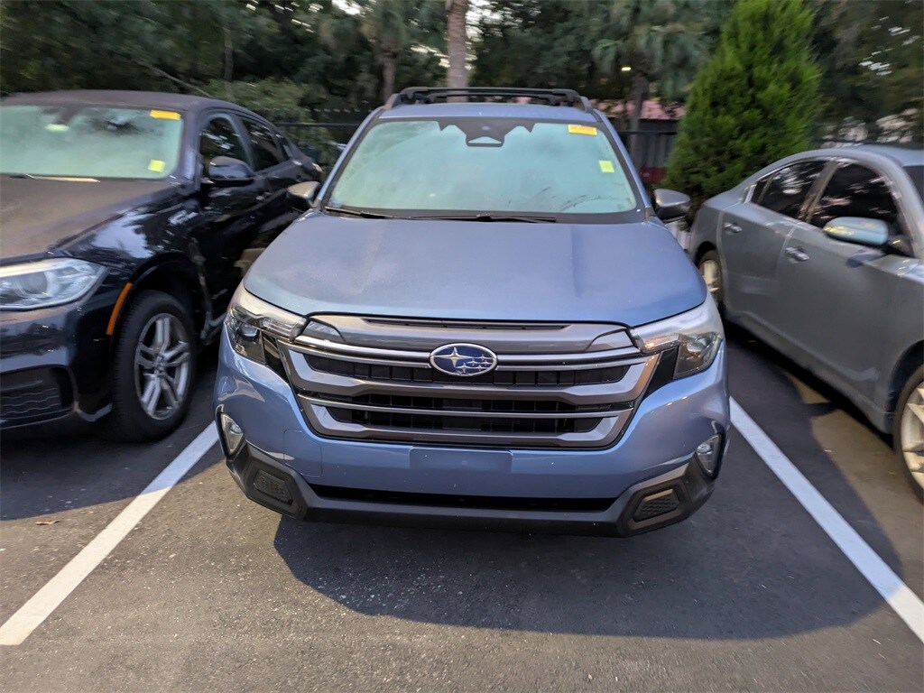 2025 Subaru Forester Premium photo 2