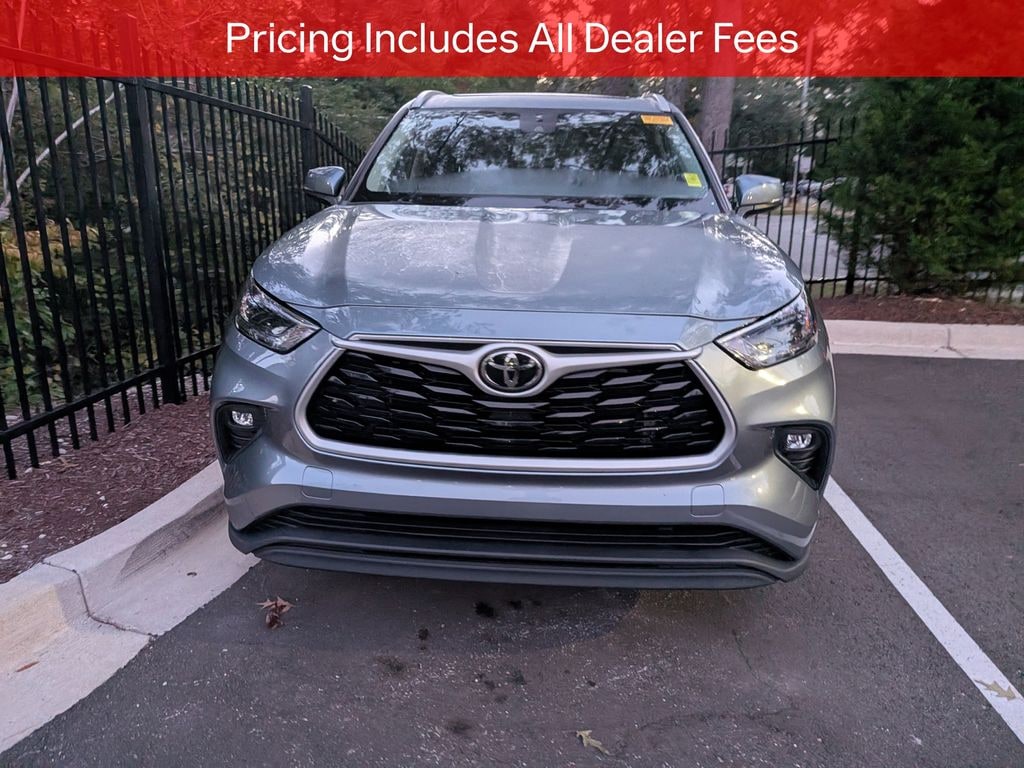 Used 2022 Toyota Highlander XLE SUV