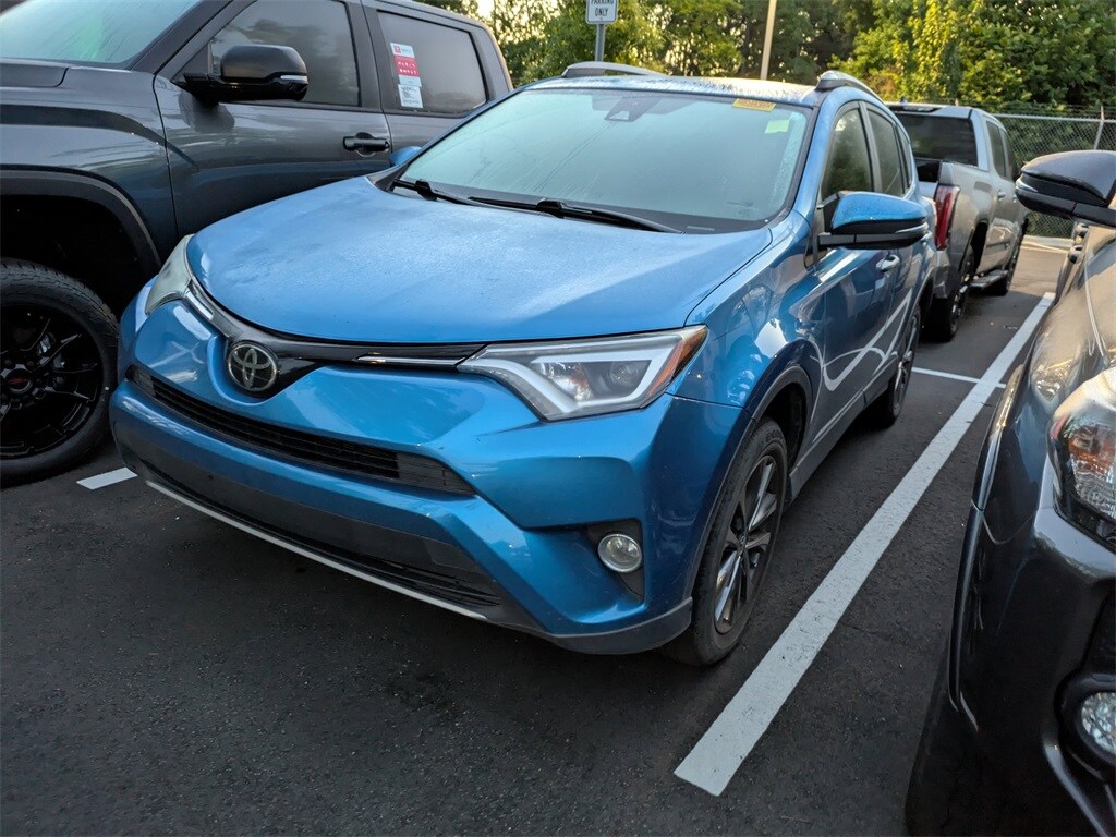 2018 Toyota RAV4 Limited photo 3