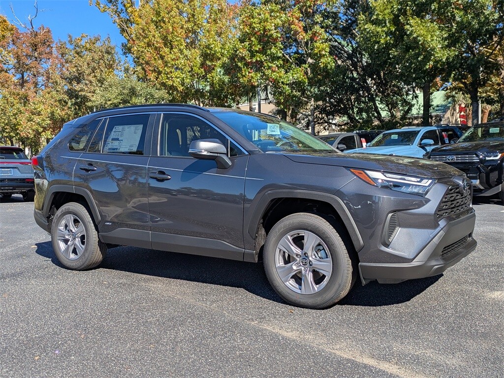 New 2025 Toyota RAV4 Hybrid XLE SUV