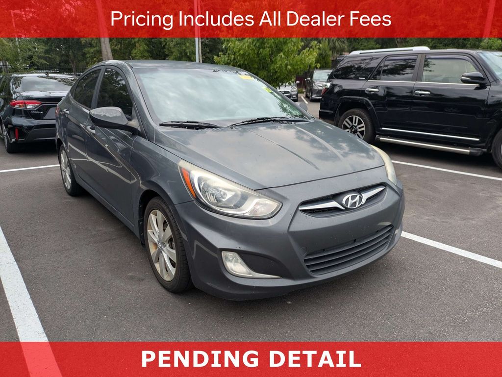 2013 Hyundai Accent's photo