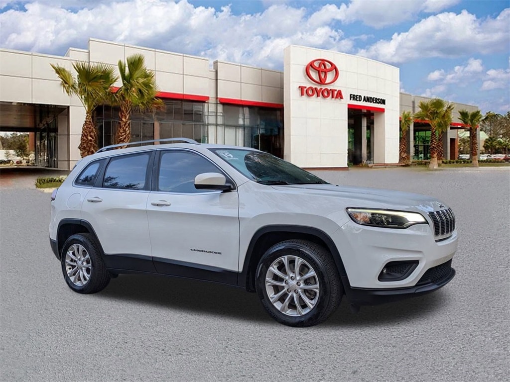 Used 2019 Jeep Cherokee Latitude SUV
