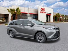 2026 Toyota Sienna XLE Van Passenger Van