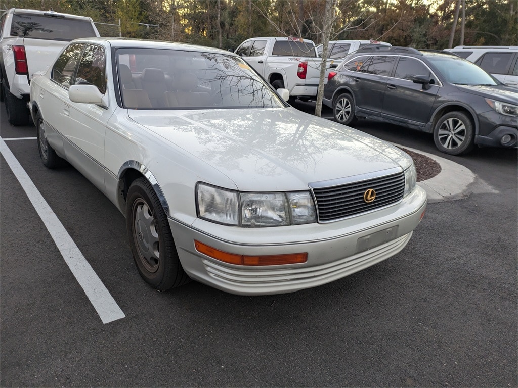 1994 Lexus LS's photo