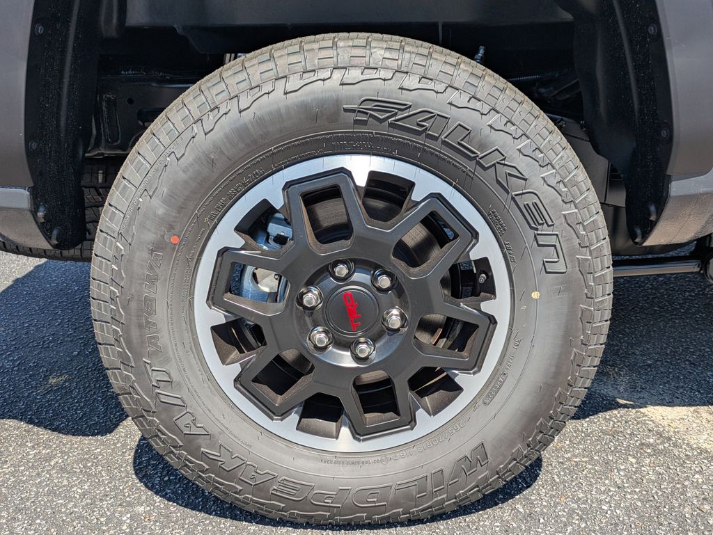 2025 Toyota Tacoma TRD Off Road - Photo 12