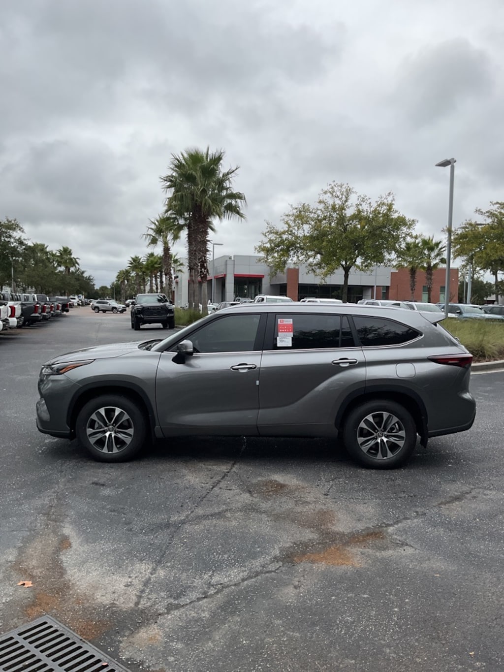 New 2026 Toyota Highlander XLE SUV
