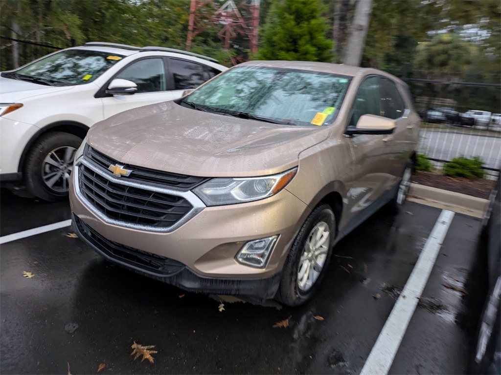 2019 Chevrolet Equinox LT photo 2