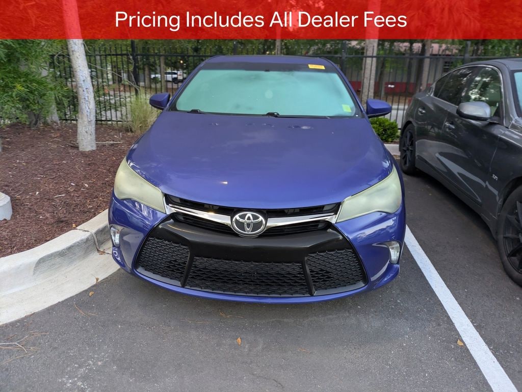 Used 2015 Toyota Camry SE Sedan