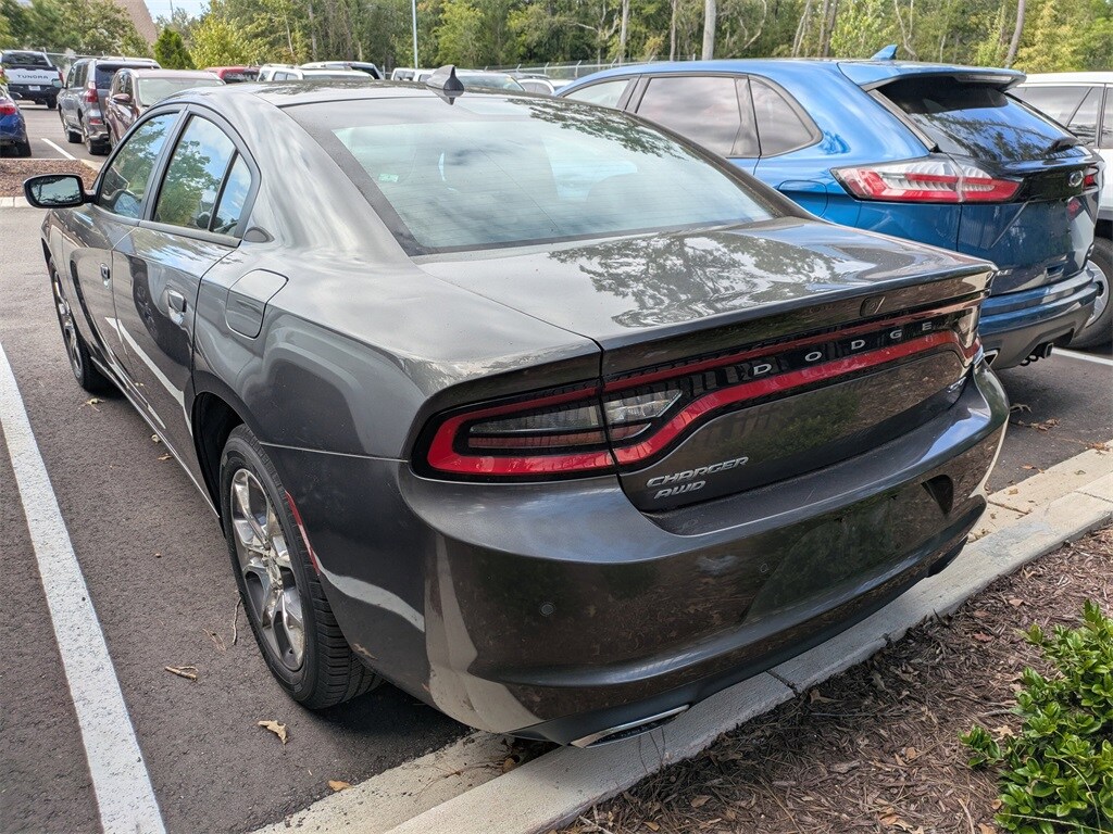 2016 Dodge Charger SXT photo 3