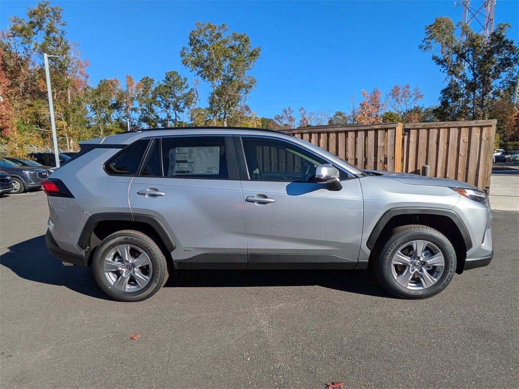 New 2025 Toyota RAV4 Hybrid XLE SUV
