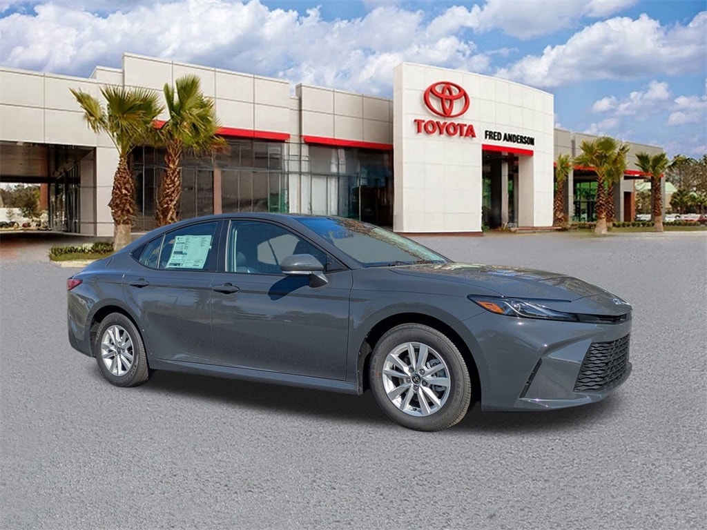 2026 Toyota Camry LE's photo