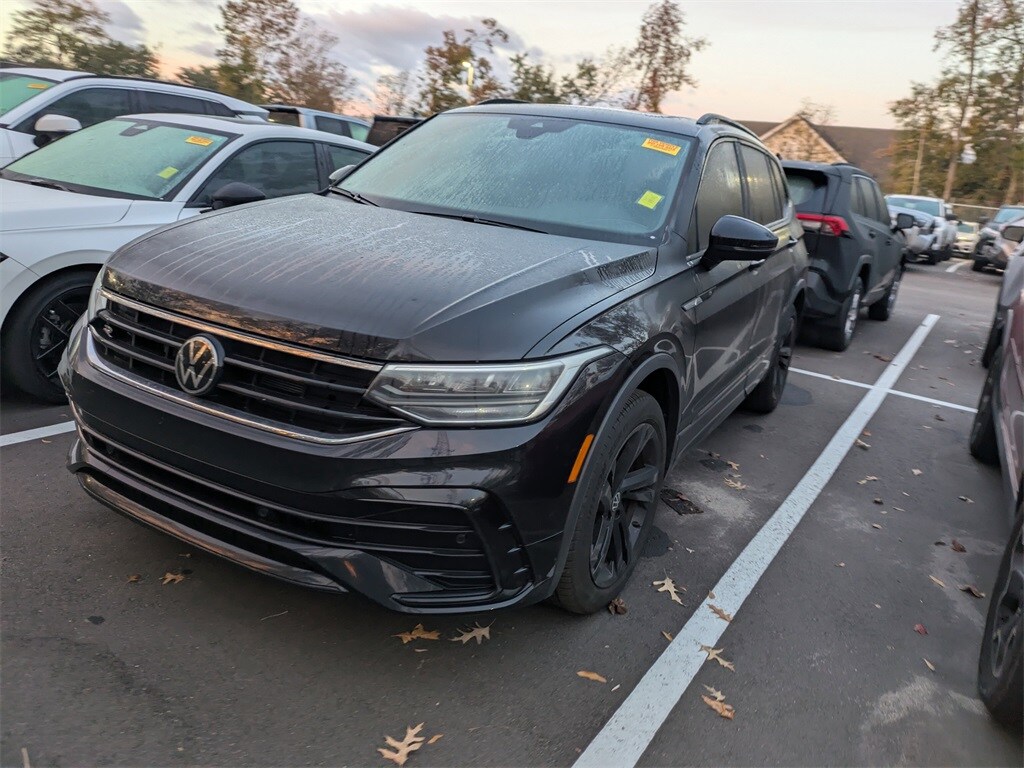 2024 Volkswagen Tiguan SE R-Line Black photo 2
