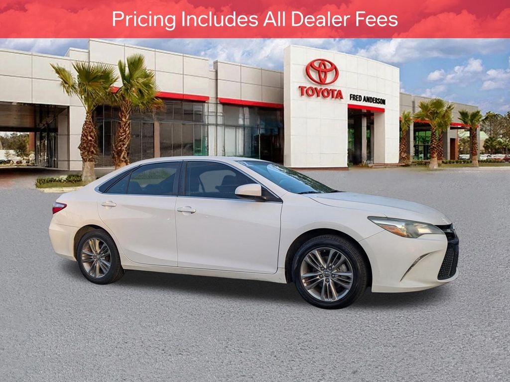 Used 2017 Toyota Camry SE Sedan