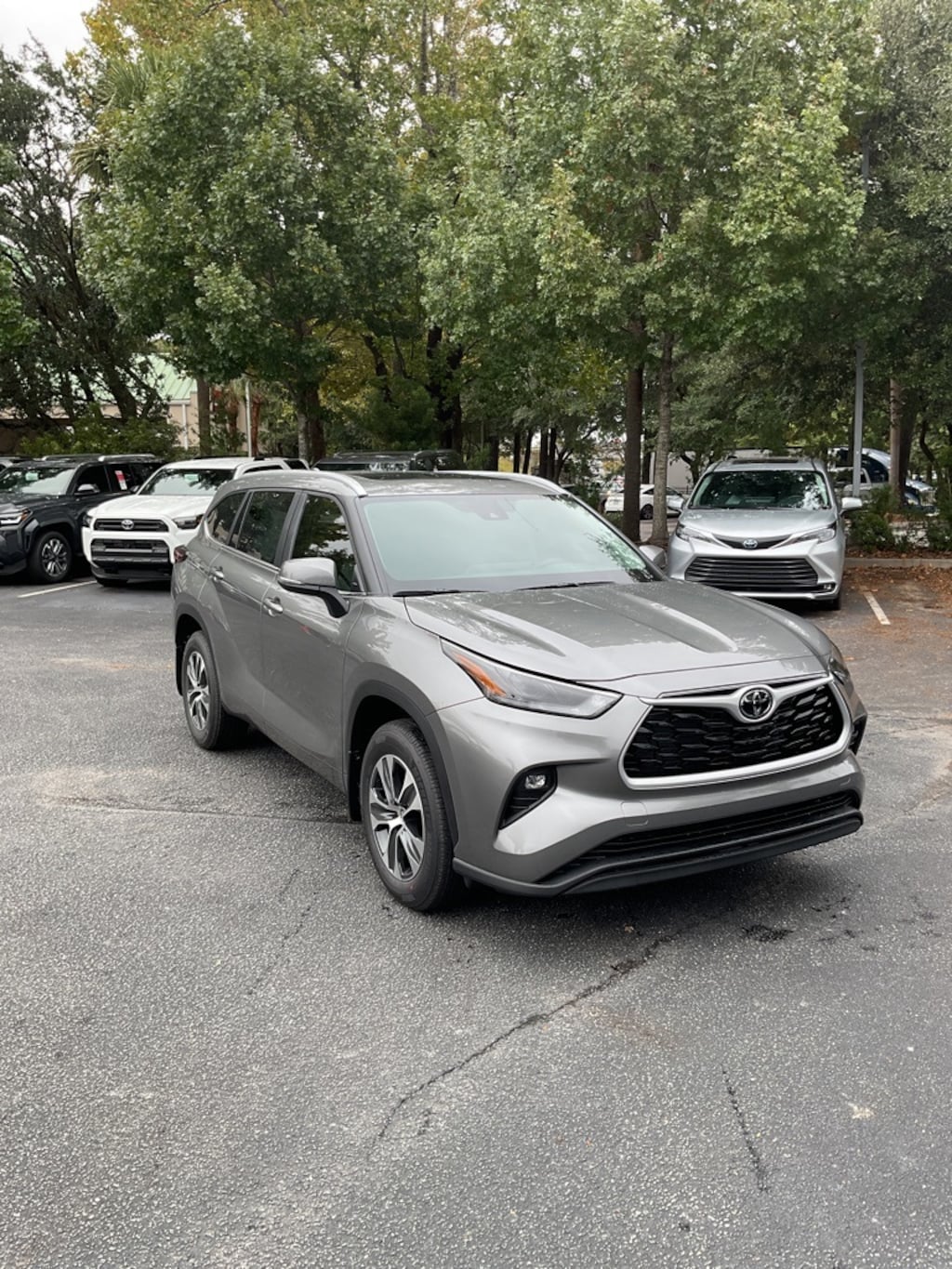 New 2026 Toyota Highlander XLE SUV