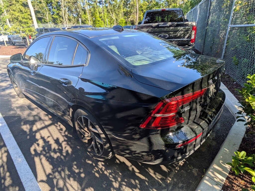 2020 Volvo S60 T5 Momentum photo 4