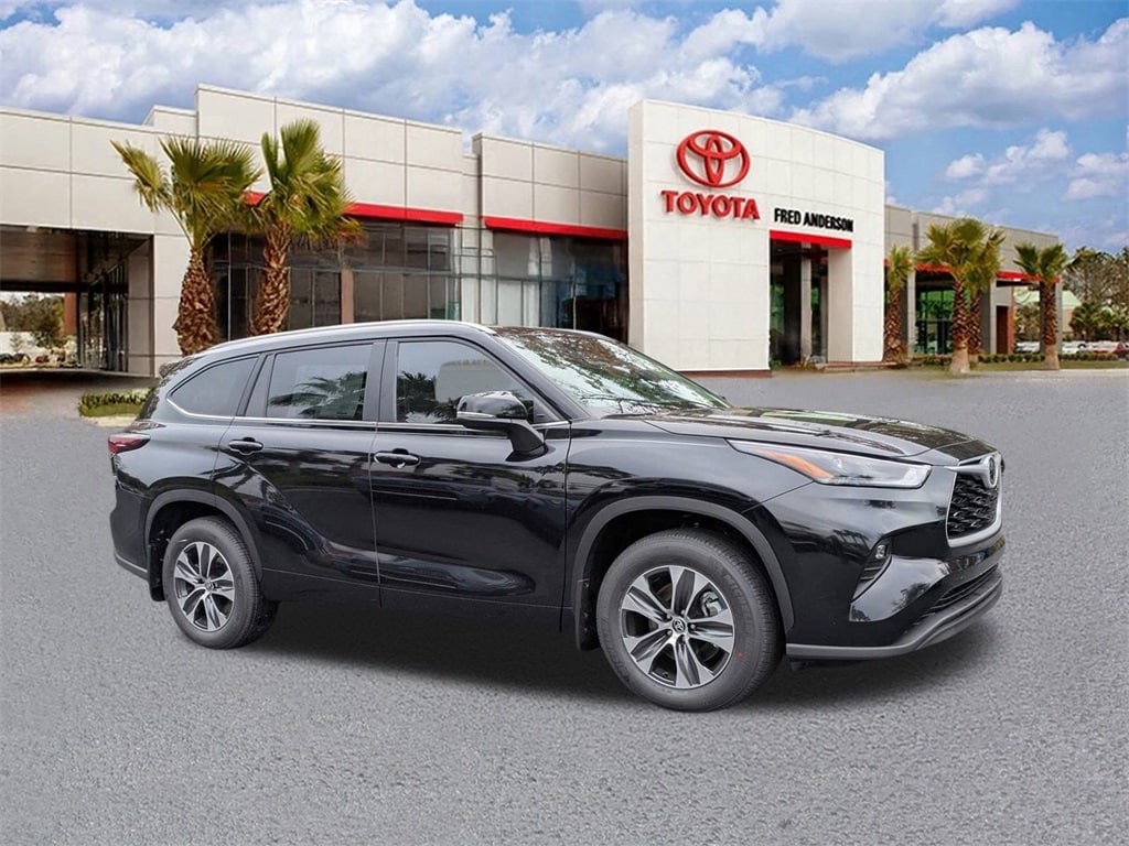 2026 Toyota Highlander XLE's photo