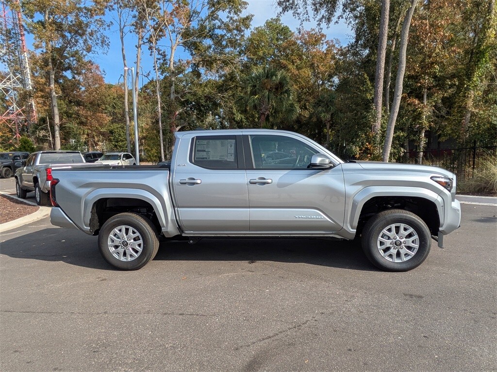 2025 Toyota Tacoma SR5 photo 2