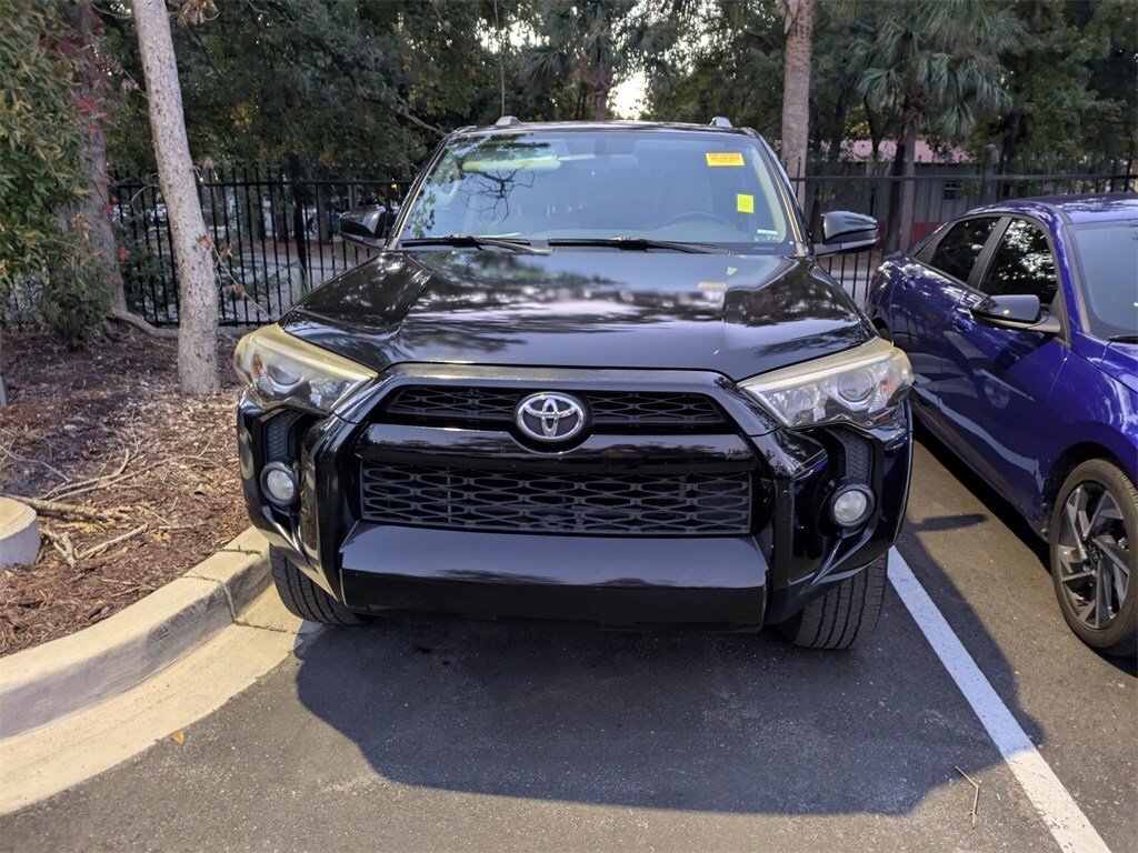 2014 Toyota 4Runner SR5 photo 2