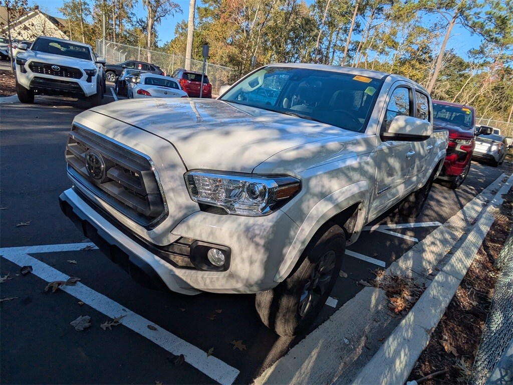 2023 Toyota Tacoma SR5 V6 photo 2