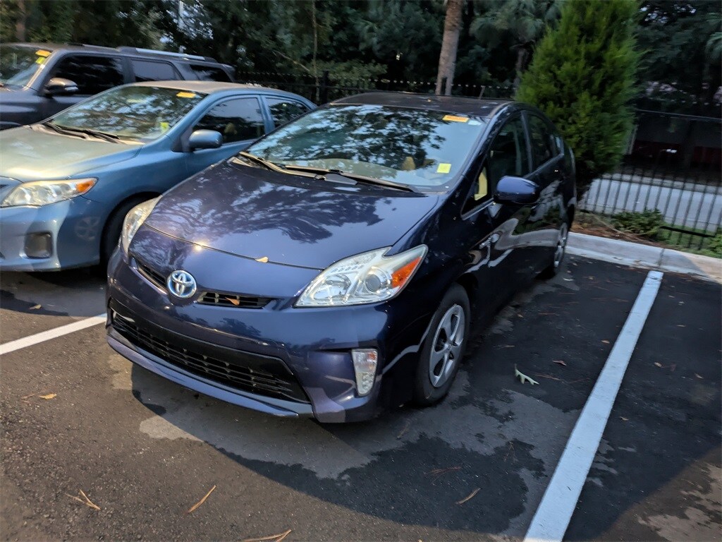 2015 Toyota Prius Four photo 3