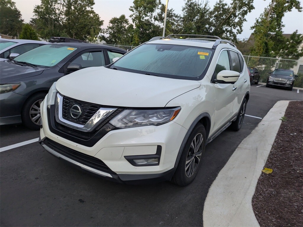 2018 Nissan Rogue SL photo 2