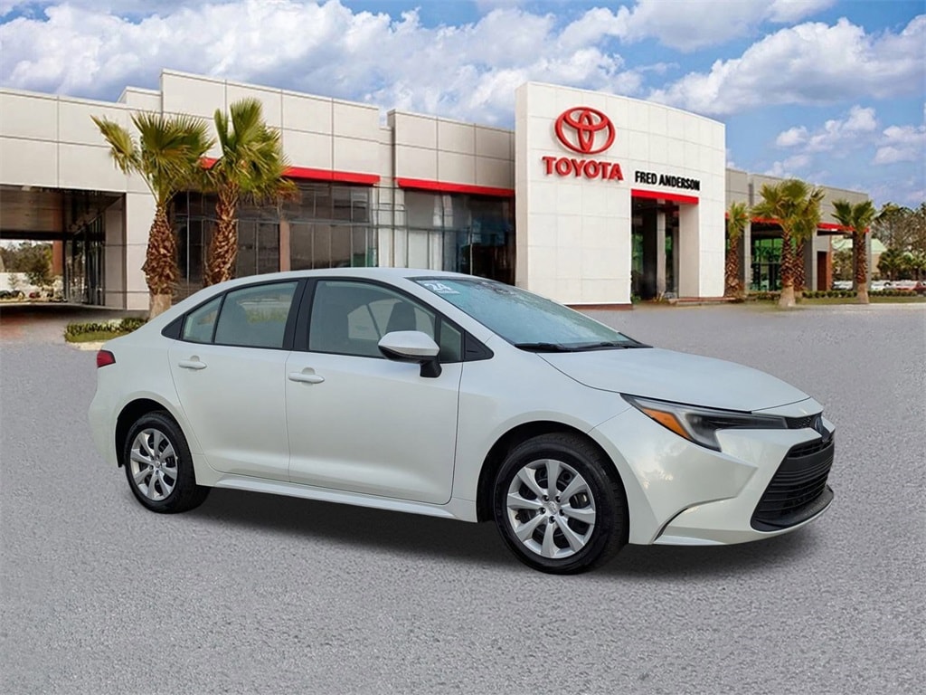 Certified 2024 Toyota Corolla LE with VIN JTDBCMFE4RJ033682 for sale in Kansas City