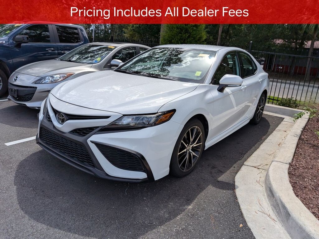 Used 2023 Toyota Camry SE Sedan