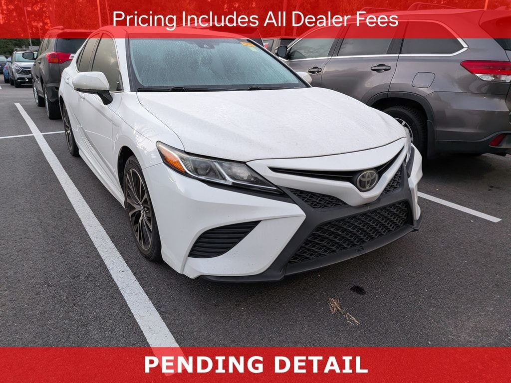 Used 2018 Toyota Camry SE Sedan
