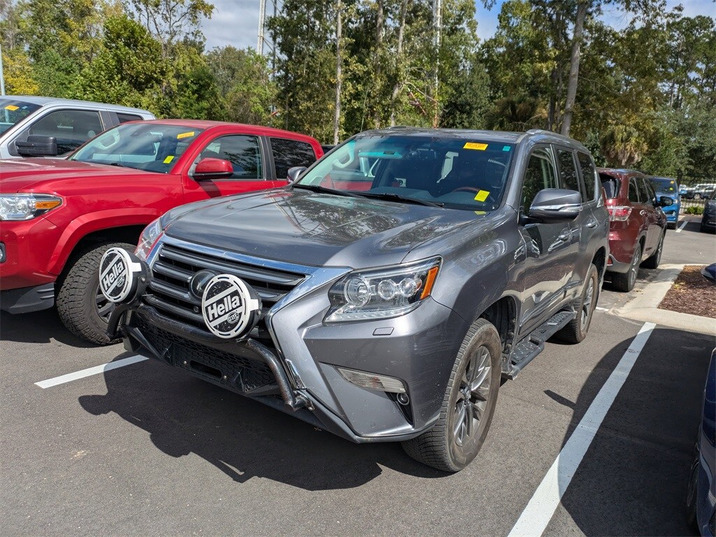 2019 Lexus GX 460 Luxury photo 3
