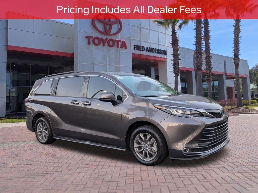 Certified 2023 Toyota Sienna XLE Minivan/Van