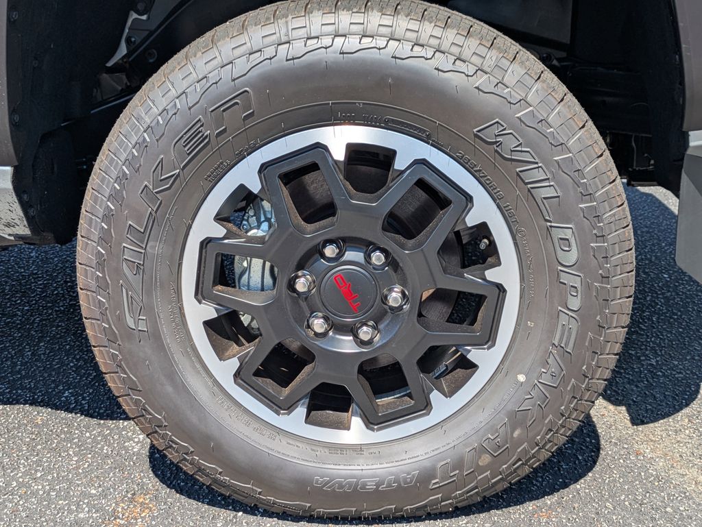 2025 Toyota Tacoma TRD Off Road - Photo 12