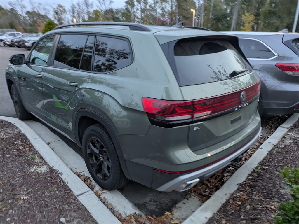 Used 2024 Volkswagen Atlas 2.0T Peak Edition SE w/Technology SUV