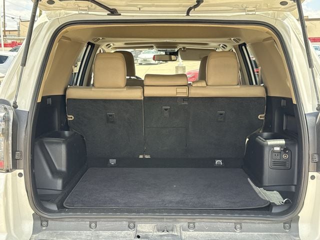 2022 Toyota 4Runner SR5 Premium - Photo 33