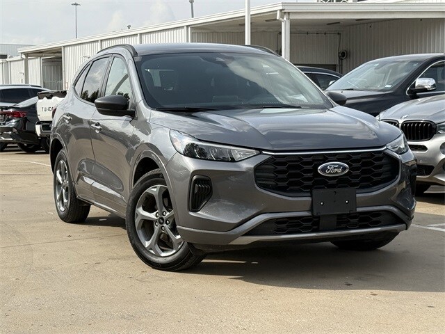 2024 Ford Escape ST-Line photo 2
