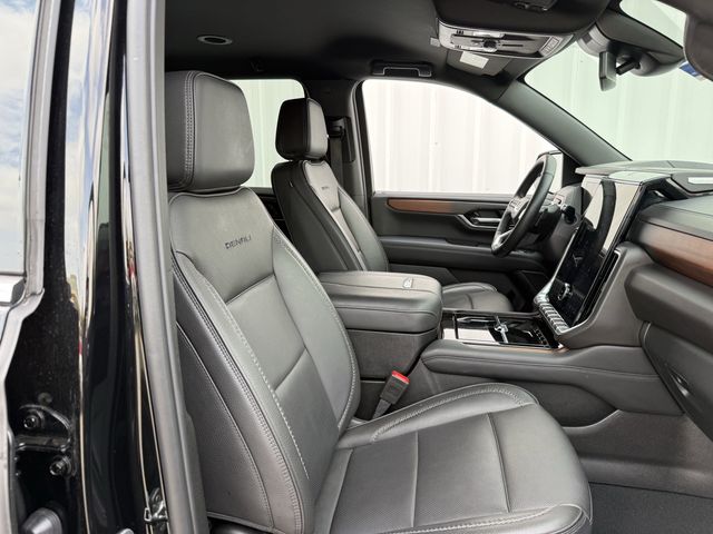 2025 GMC Yukon XL Denali - Photo 28