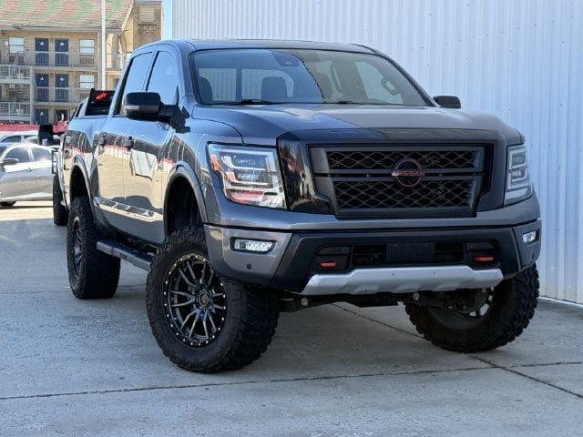  2023 Nissan Titan PRO-4X Crew Cab 4WD   