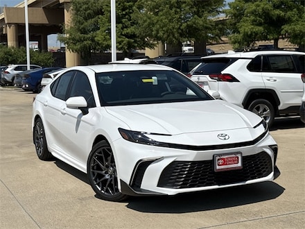 2025 Toyota Camry SE Sedan